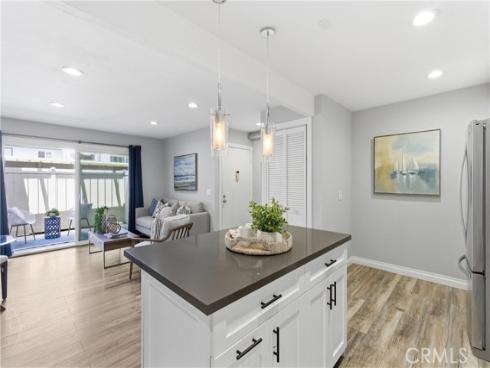 215 Wichita 406 , Huntington Beach, CA