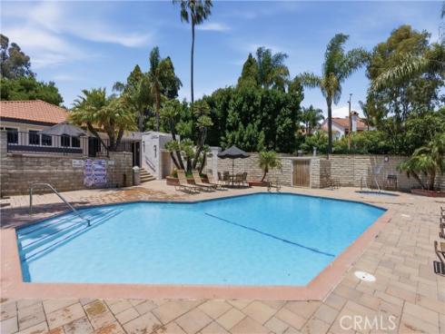 215 Wichita 406 , Huntington Beach, CA