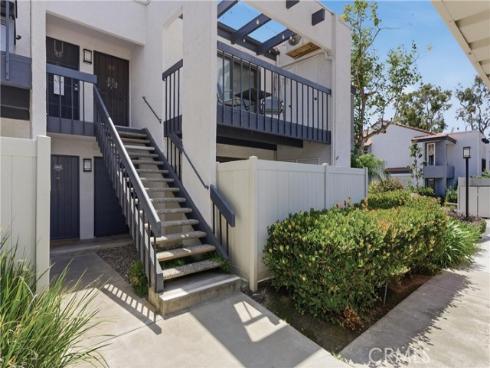 215 Wichita 406 , Huntington Beach, CA