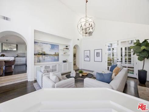 19382 Woodlands Drive, Huntington Beach, CA