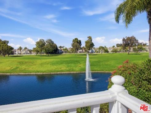 19382 Woodlands Drive, Huntington Beach, CA