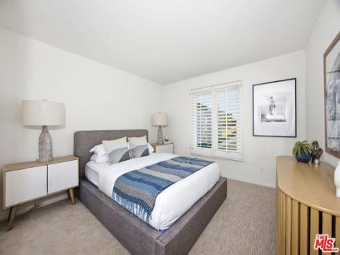 19382 Woodlands Drive, Huntington Beach, CA