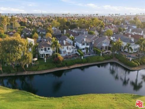 19382 Woodlands Drive, Huntington Beach, CA