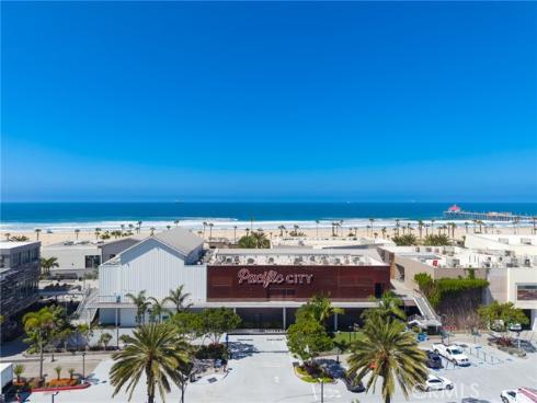 1301 Lakeside Lane, Huntington Beach, CA