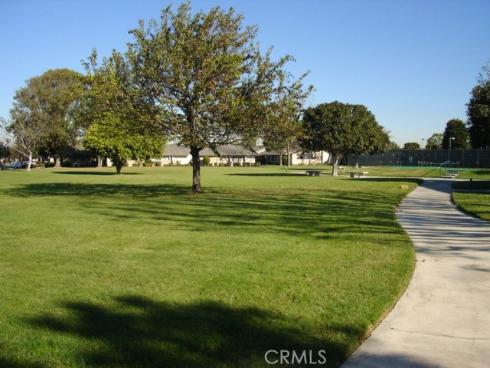 8877 Lauderdale 210-G Court, Huntington Beach, CA