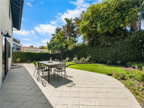 10091 Edye Drive, Huntington Beach, CA