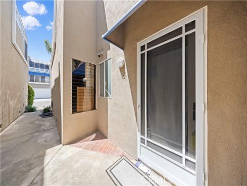3312 Tempe , Huntington Beach, CA