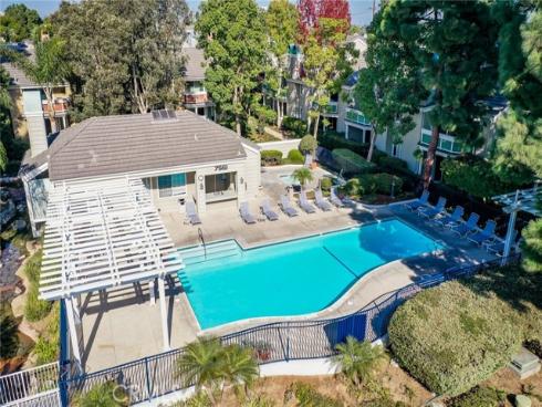 19342 Sunray 104 Lane, Huntington Beach, CA