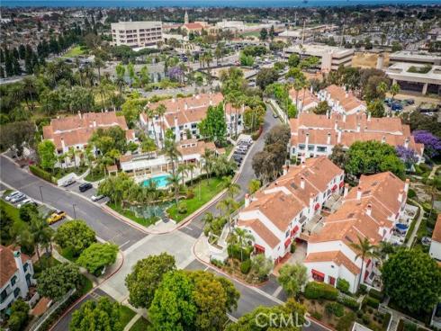 19342 Sunray 104 Lane, Huntington Beach, CA