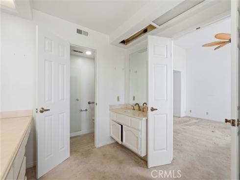 19239 Meadowood Cir , Huntington Beach, CA