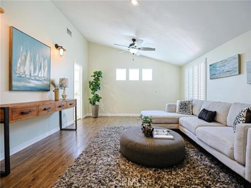 320  7th  , Huntington Beach, CA