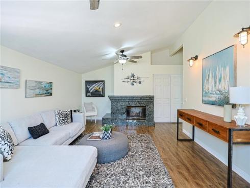 320  7th  , Huntington Beach, CA