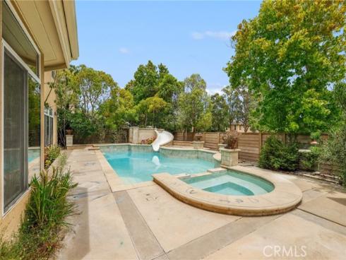18682  Jockey   Circle, Huntington Beach, CA