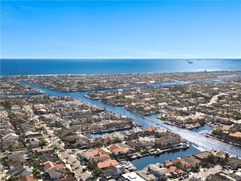 21038  Poolside  , Huntington Beach, CA