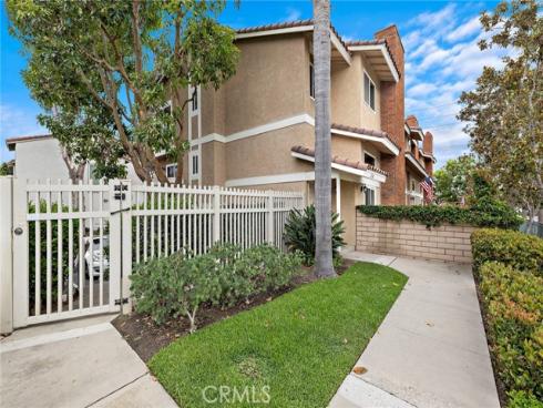 21038 Poolside , Huntington Beach, CA