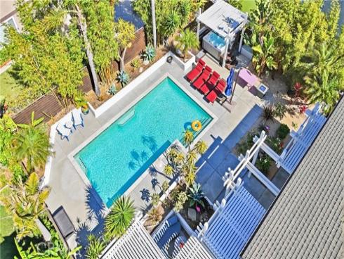 17982 Dellglen Circle, Huntington Beach, CA