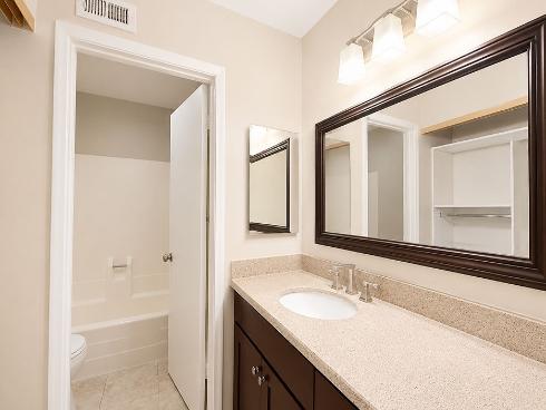 8877  Tulare  313D  Drive, Huntington Beach, CA