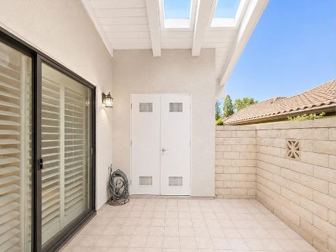 8877  Tulare  313D  Drive, Huntington Beach, CA