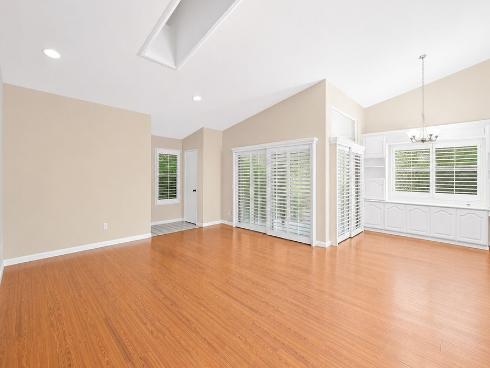 8877  Tulare  313D  Drive, Huntington Beach, CA