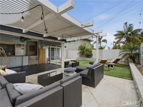 8021 Sunset Circle, Huntington Beach, CA