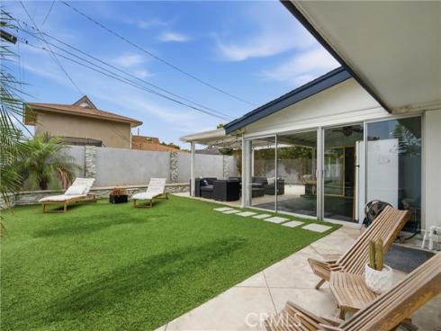 8021 Sunset Circle, Huntington Beach, CA