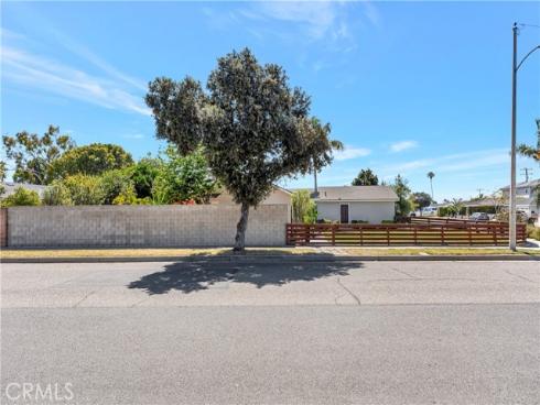 5702  Riviera   Drive, Huntington Beach, CA