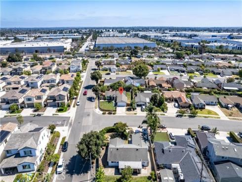5702  Riviera   Drive, Huntington Beach, CA