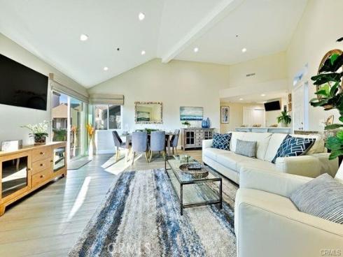 420 Lake 301 , Huntington Beach, CA