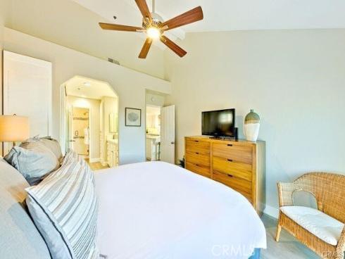 420 Lake 301 , Huntington Beach, CA