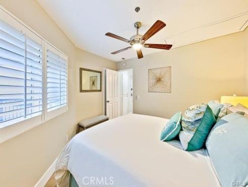 420 Lake 301 , Huntington Beach, CA