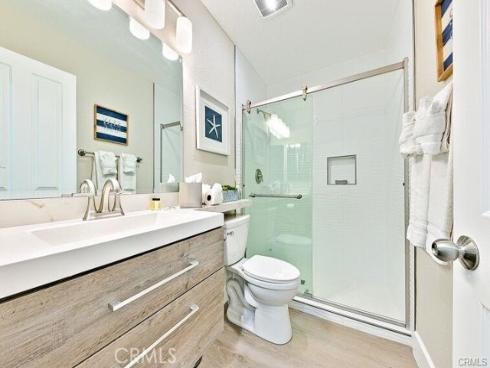 420 Lake 301 , Huntington Beach, CA