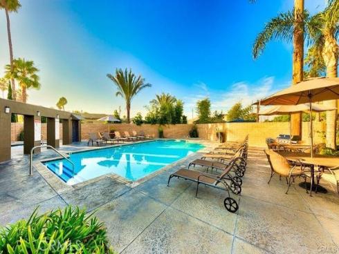 420 Lake 301 , Huntington Beach, CA