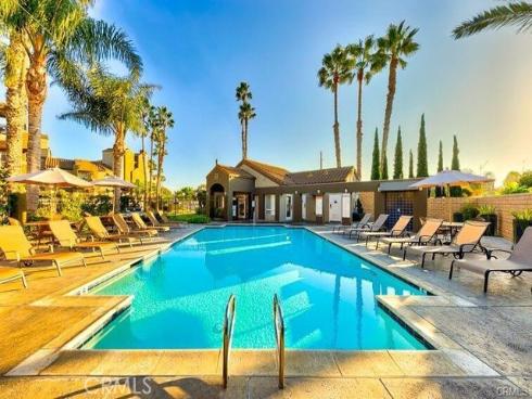 420 Lake 301 , Huntington Beach, CA
