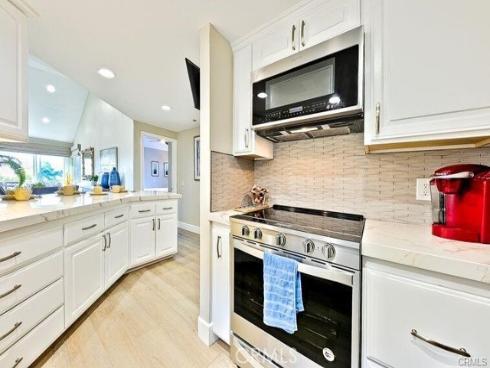 420 Lake 301 , Huntington Beach, CA