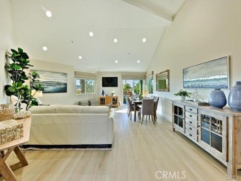 420 Lake 301 , Huntington Beach, CA