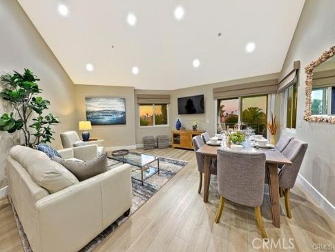 420 Lake 301 , Huntington Beach, CA