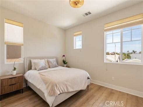 21171  Strathmoor  , Huntington Beach, CA