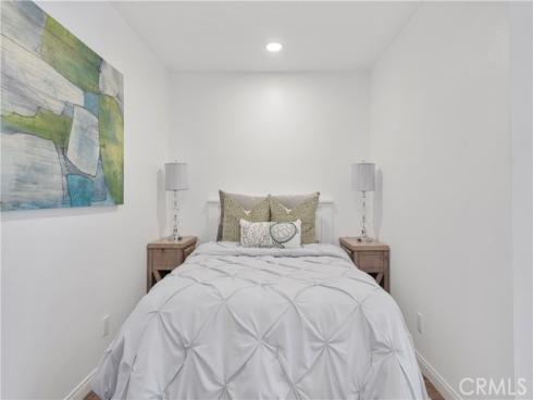 262 Streamwood , Irvine, CA