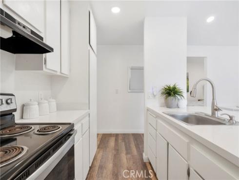 262 Streamwood , Irvine, CA