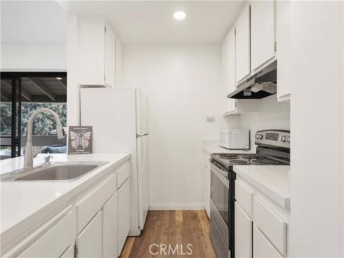 262 Streamwood , Irvine, CA