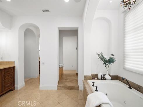 60  Canyon Creek  , Irvine, CA