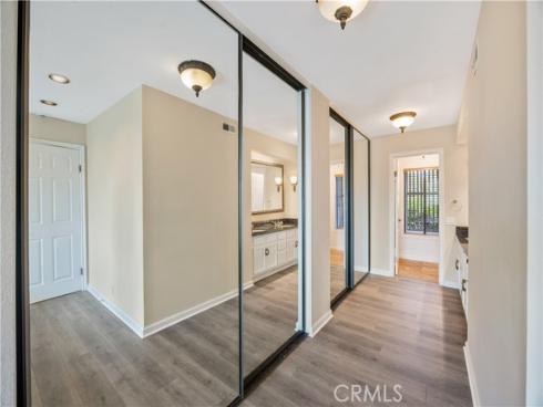 3 Palos 51 , Irvine, CA