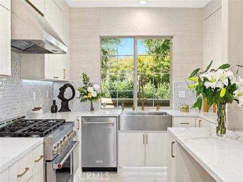 81 Hallmark , Irvine, CA