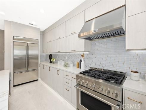 81 Hallmark , Irvine, CA