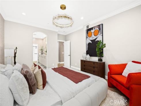 81 Hallmark , Irvine, CA