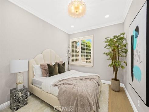 81 Hallmark , Irvine, CA