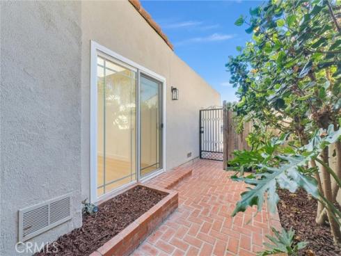 18 Meadowsweet Way, Irvine, CA