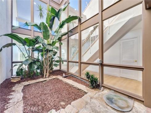 18 Meadowsweet Way, Irvine, CA