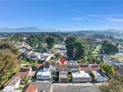 18 Meadowsweet Way, Irvine, CA