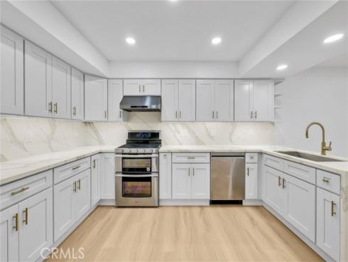 18 Meadowsweet Way, Irvine, CA